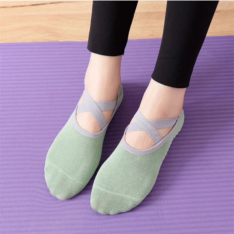 1Pair Professional Women Yoga Socks Silicone Anti-Slip Ballet Pilates Socks Women Backless Breathable Bandage Dance Sports Socks